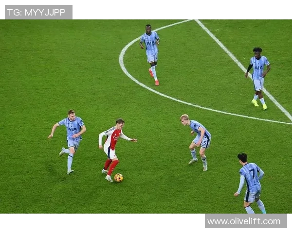 足球明星们在点球大战中展现绝佳技巧与心理素质的精彩瞬间